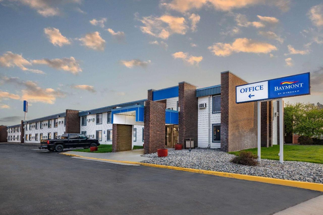 Baymont By Wyndham Gillette Hotell Exteriör bild