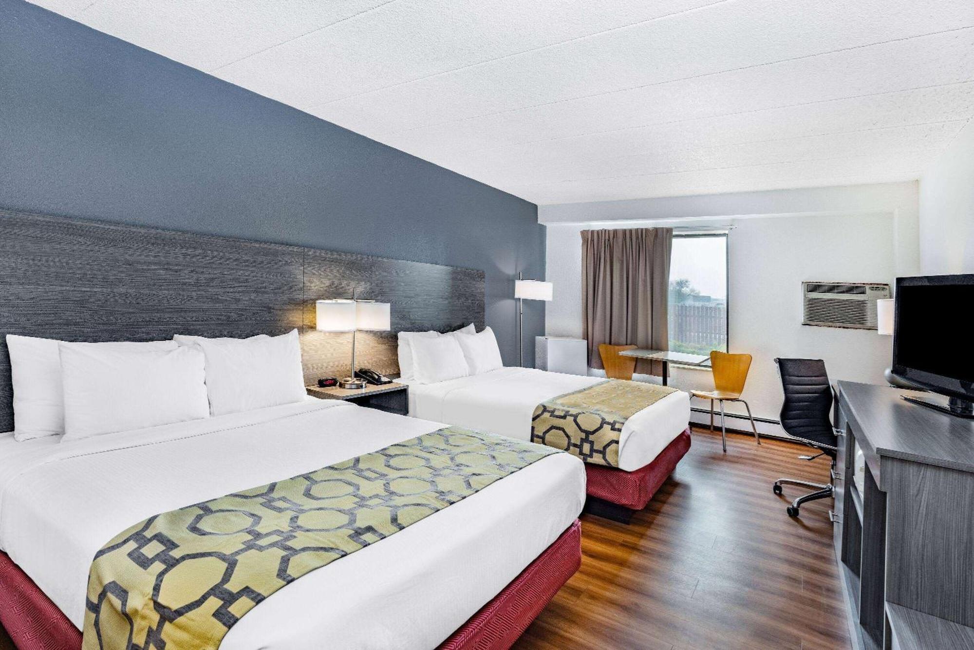 Baymont By Wyndham Gillette Hotell Exteriör bild